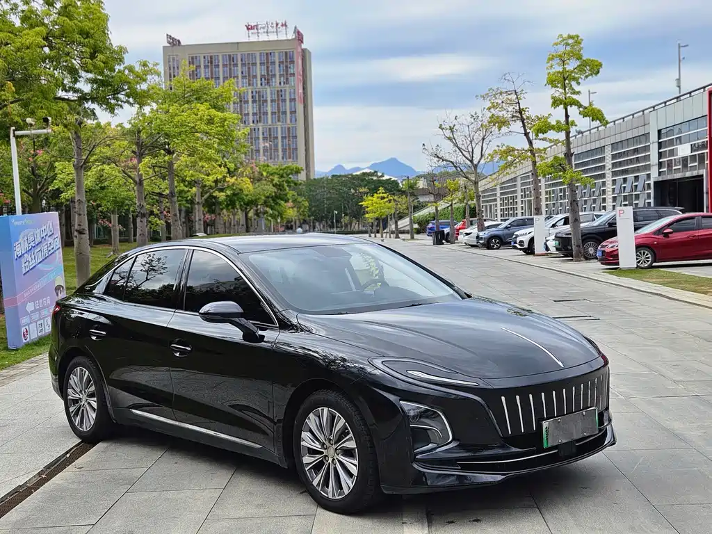 Hongqi E-QM5 2024 — фото 3