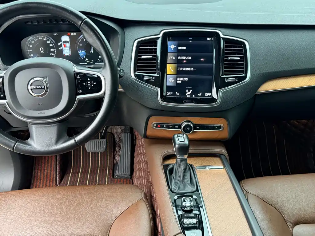 Volvo XC90 2020 — фото 9