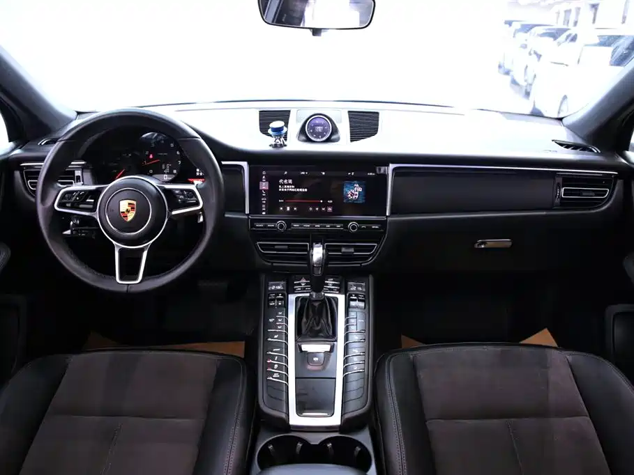 Porsche Macan 2019 — фото 8