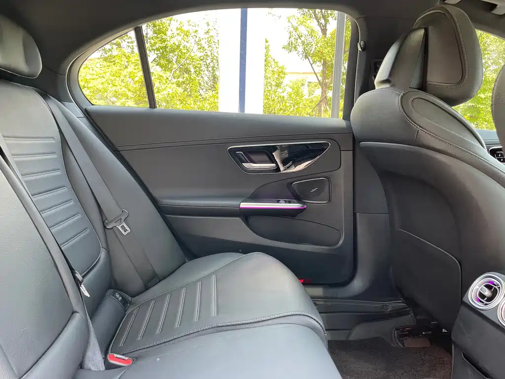 Mercedes-Benz C-Class 2023 — фото 10