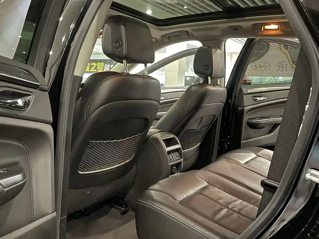 Cadillac SRX 2015 — фото 9