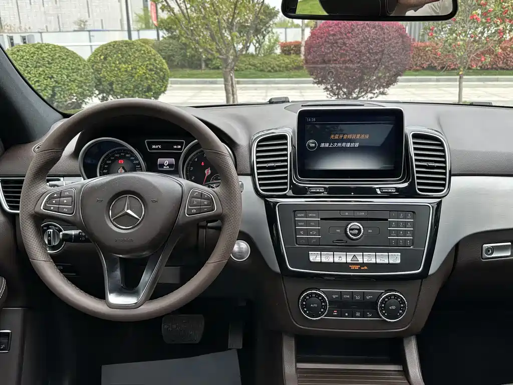 Mercedes-Benz GLE 2015 — фото 12