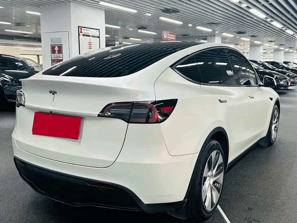 Tesla Model Y 2022 — фото 7