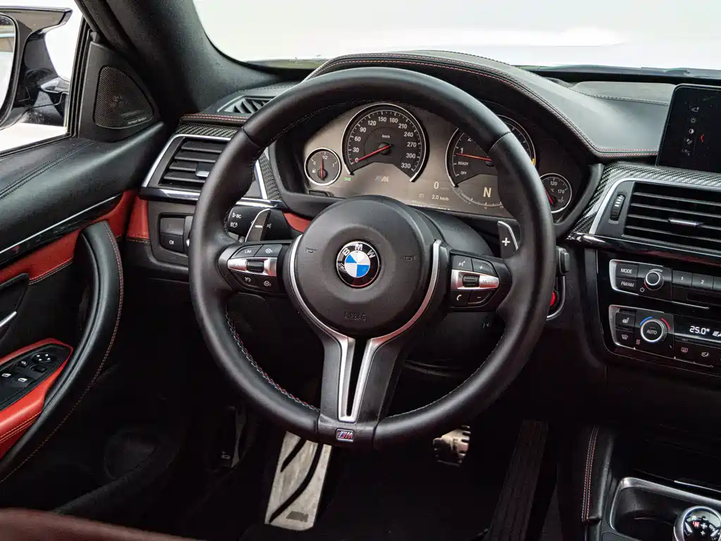 BMW M4 2017 — фото 30