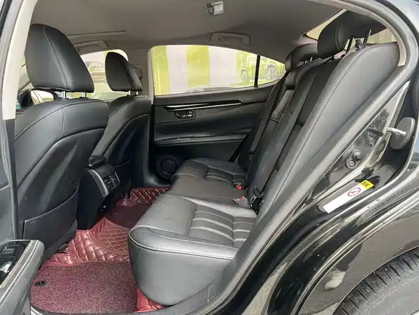 Lexus ES 2016