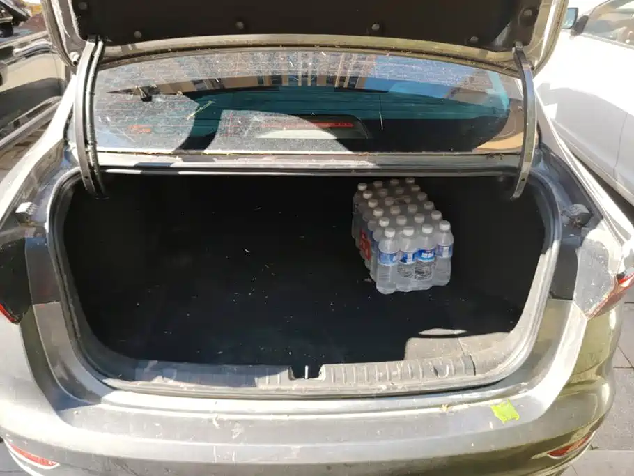 Geely Emgrand 2023