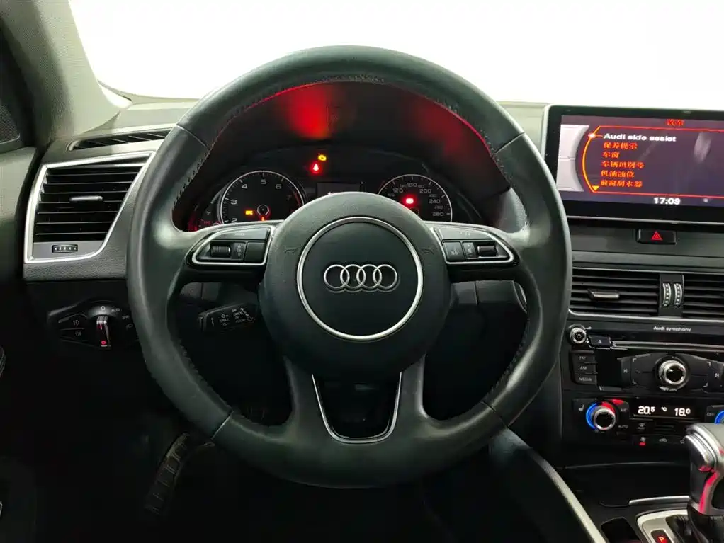 Audi Q5 2018 — фото 11