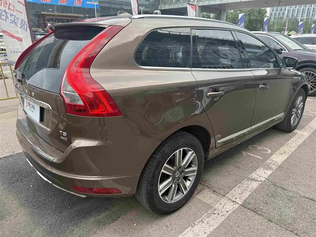 Volvo XC60 2016 — фото 11