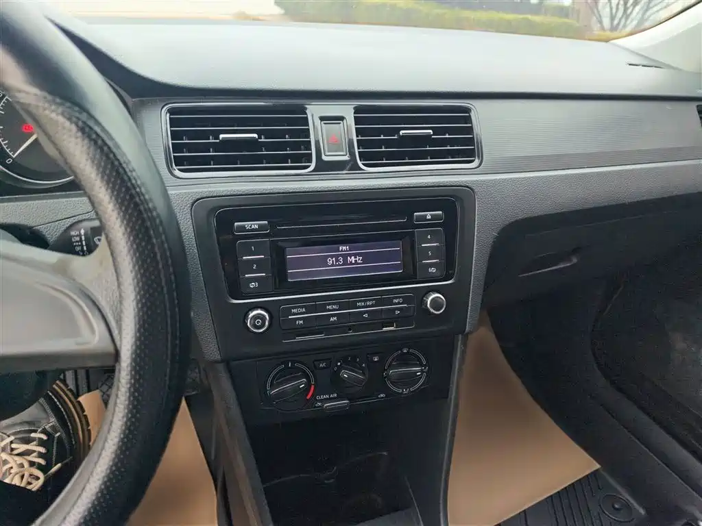 Skoda Rapid Spaceback 2016 — фото 13