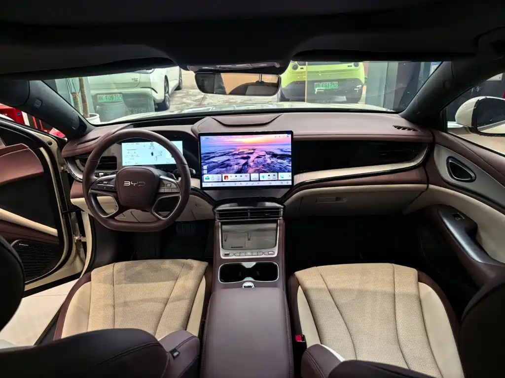BYD Seal 07 DM-i 2025 — фото 9