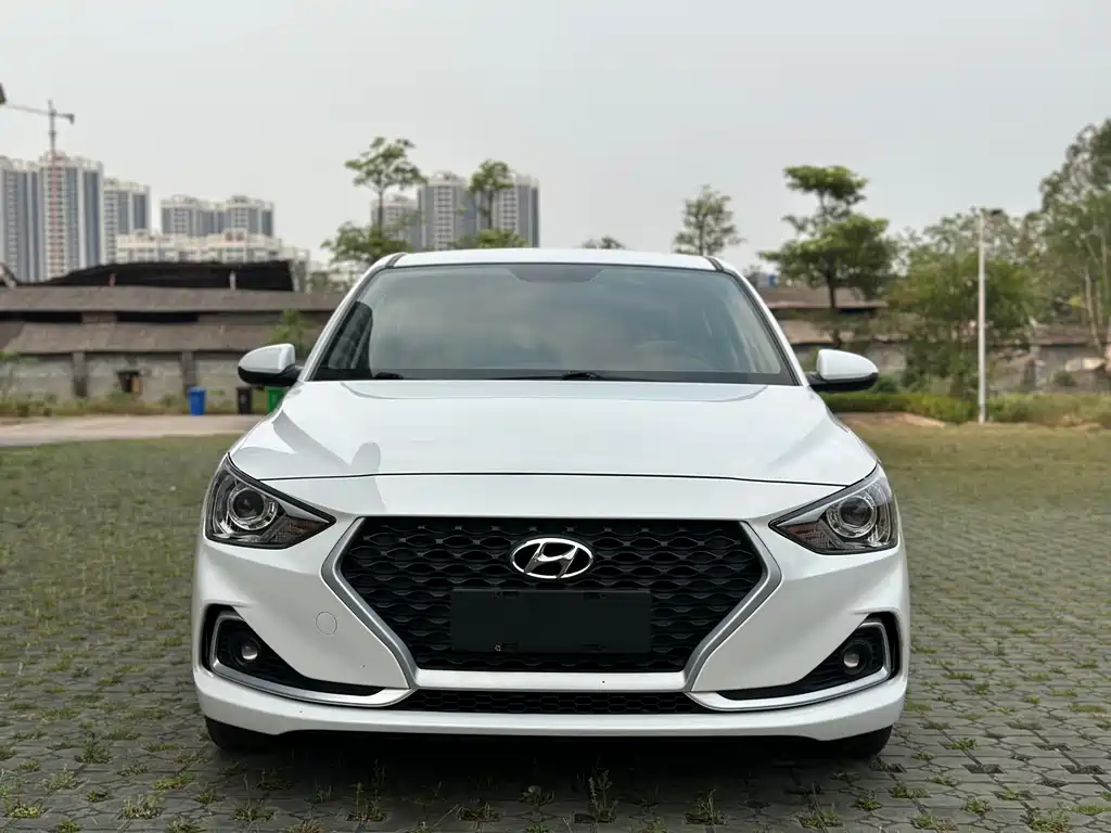 Hyundai Elantra 2019 — фото 2