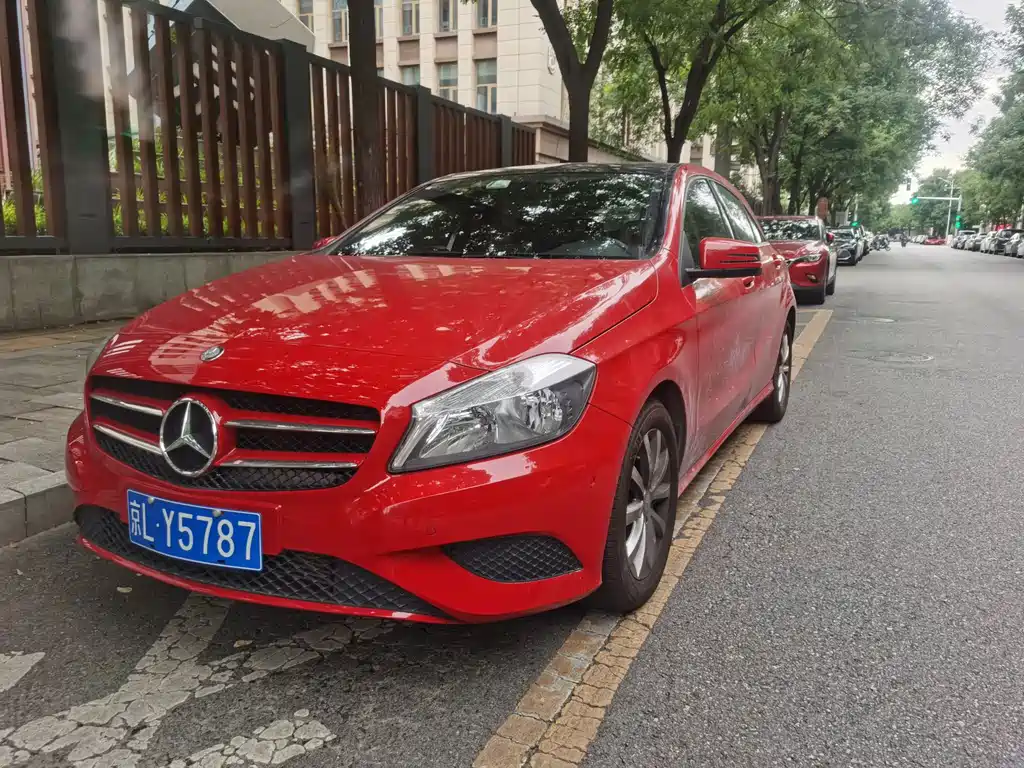 Mercedes-Benz A-Class 2014 — фото 1