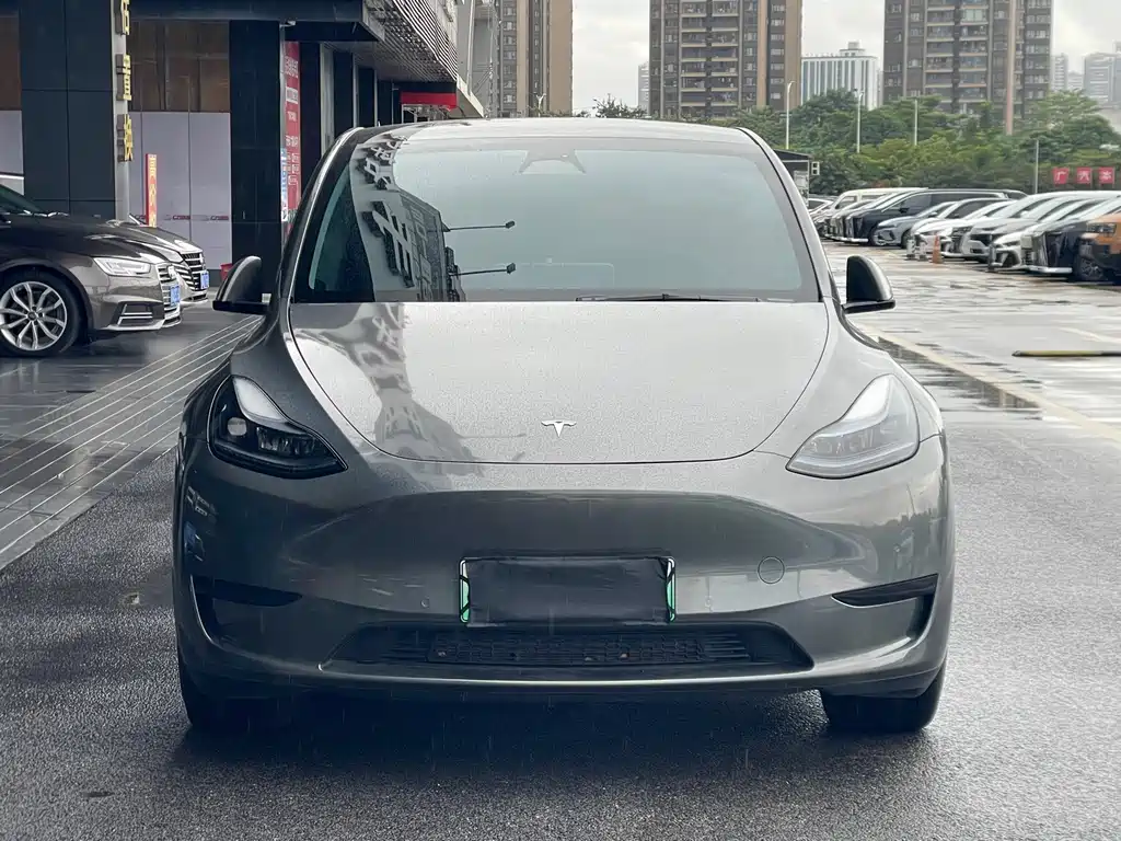 Tesla Model Y 2023 — фото 2