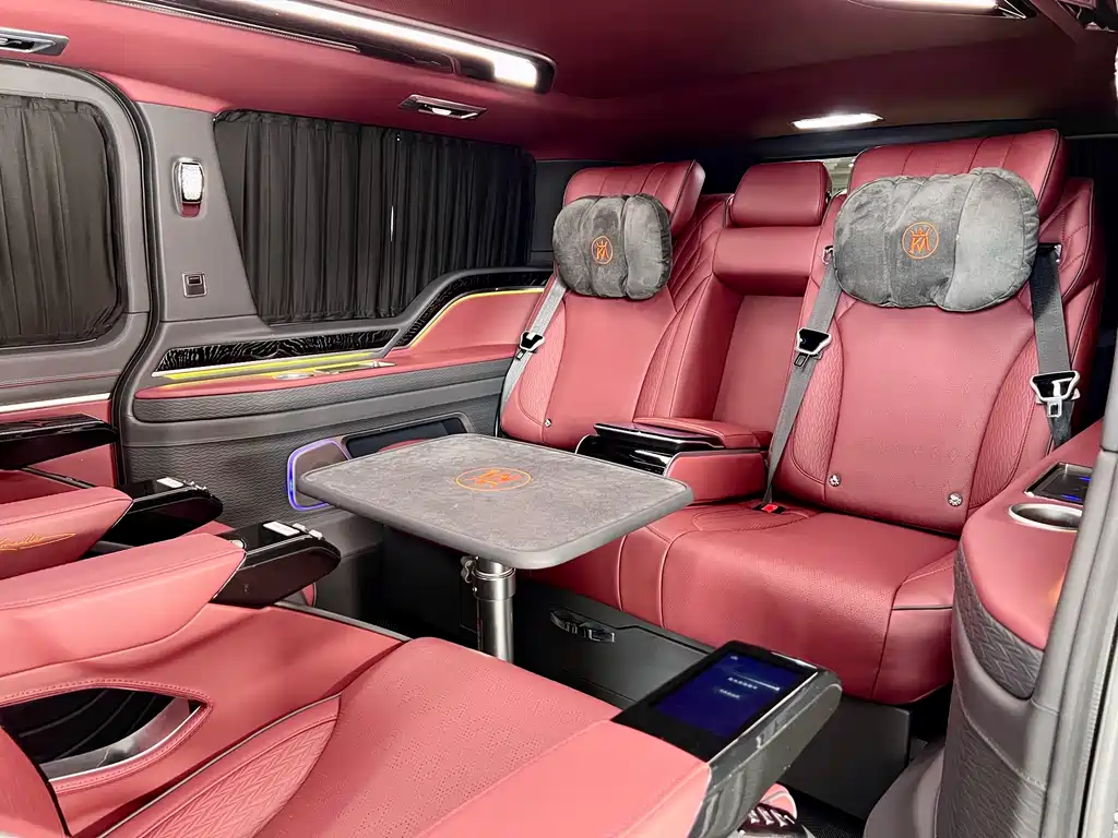 Toyota Hiace 2025 — фото 12