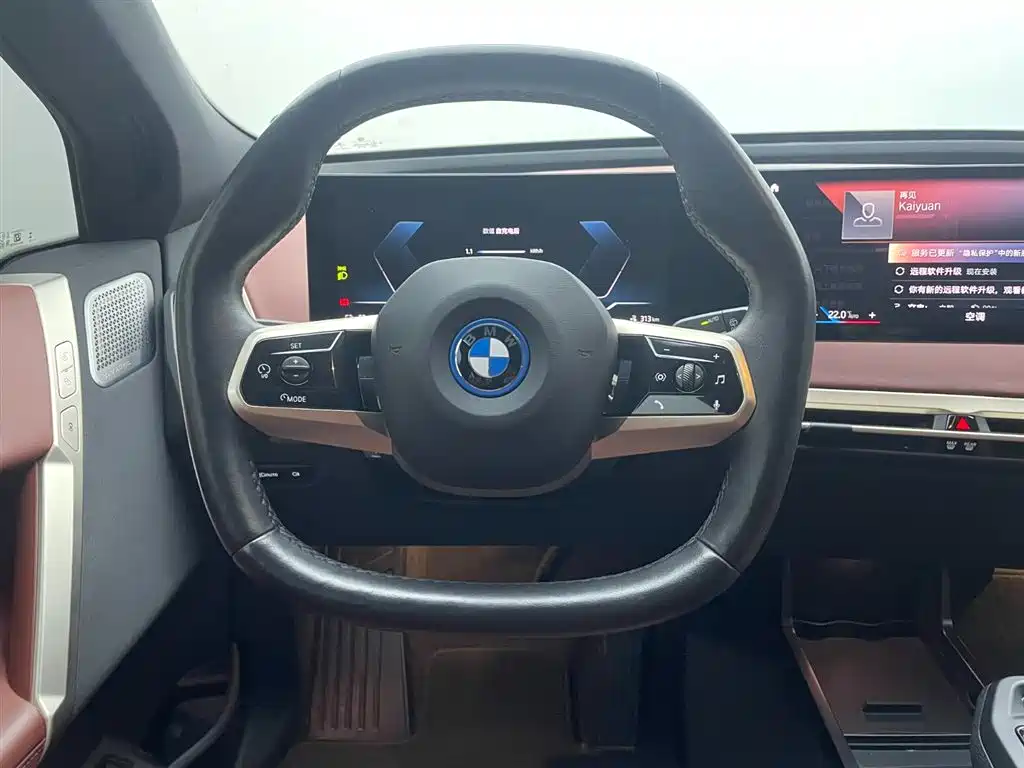 BMW iX M60 2023 — фото 13