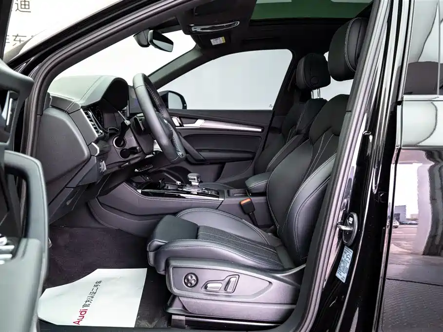 Audi Q5L 2025 — фото 11