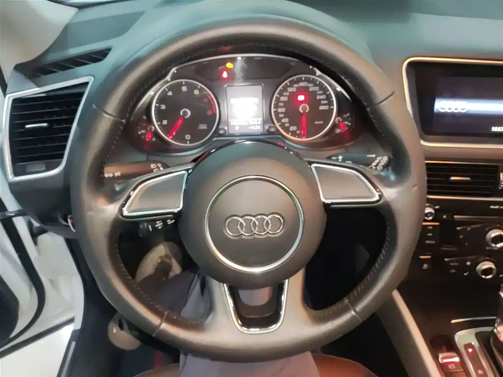 Audi Q5 2017 — фото 11