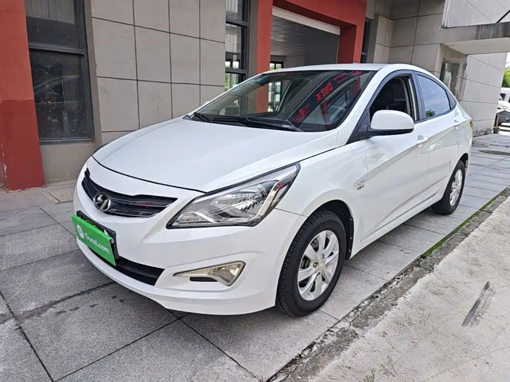 Hyundai Verna 2015