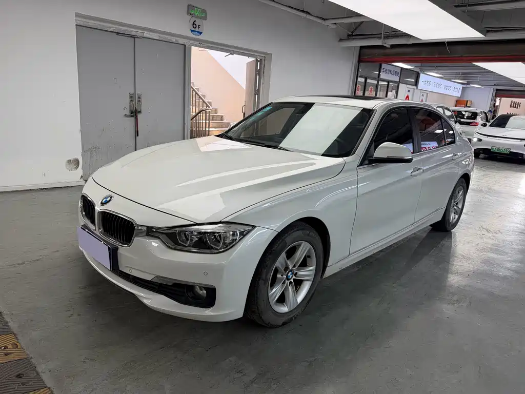 BMW 3 Series 2016 — фото 1