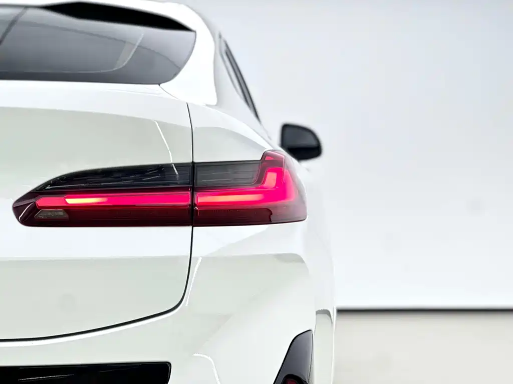 BMW X4 2023 — фото 11