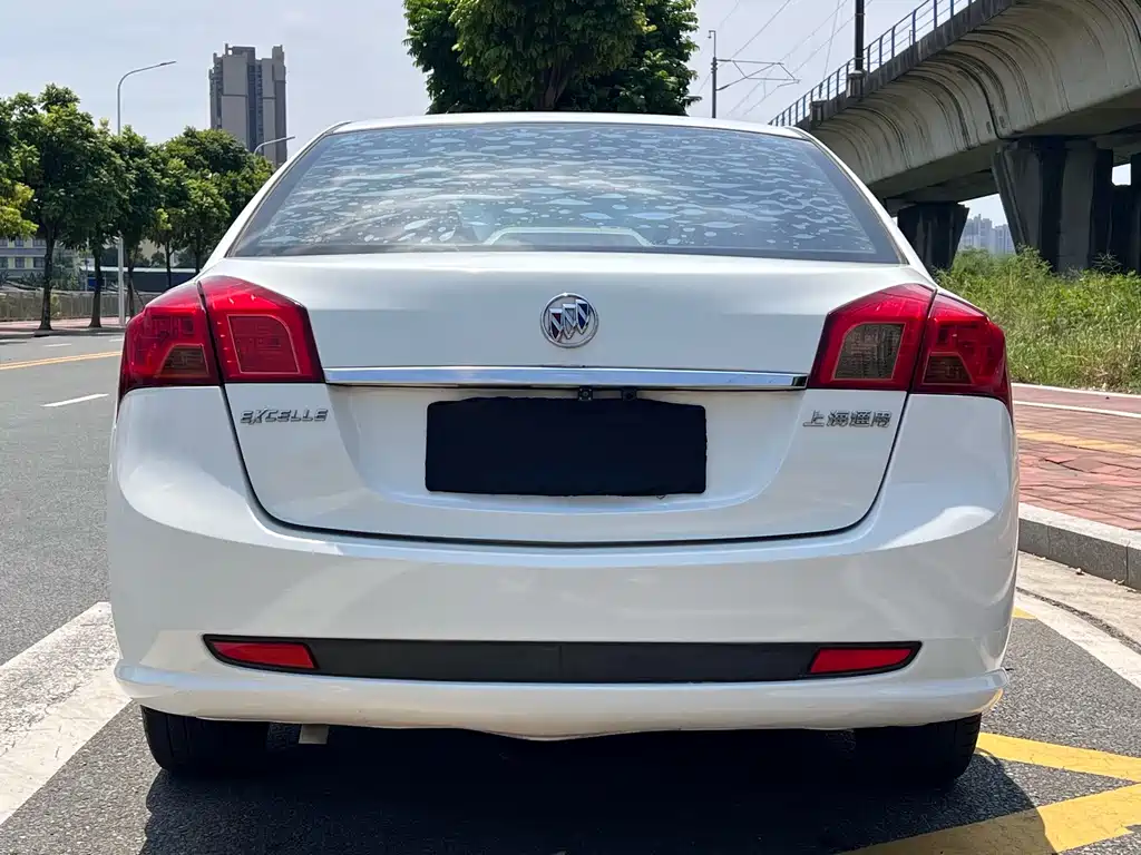 Buick Excelle 2015 — фото 8