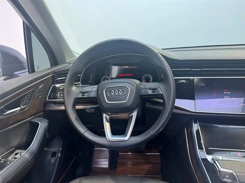 Audi Q7 2023 — фото 11