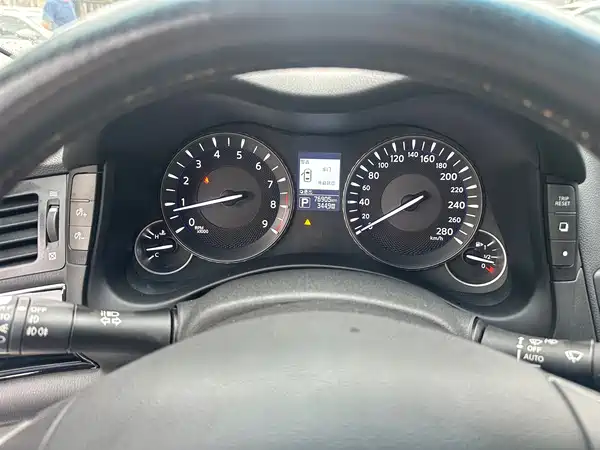 Infiniti Q70 2018