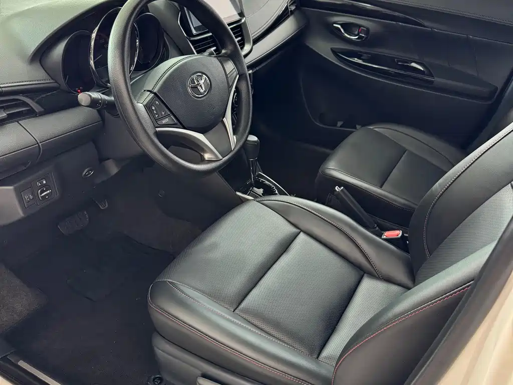 Toyota Yaris L 2022