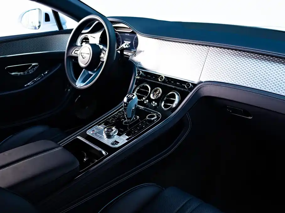 Bentley Continental 2024 — фото 13