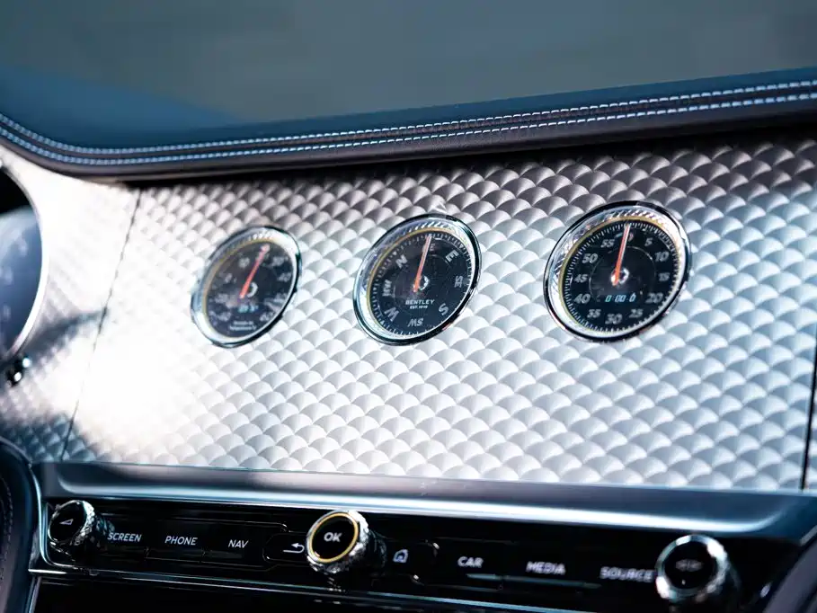 Bentley Continental 2024 — фото 15