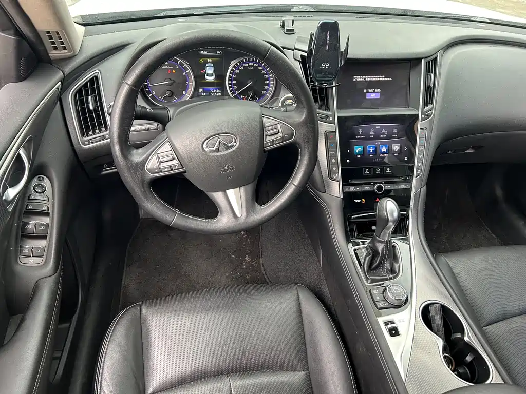 Infiniti Q50L 2017 — фото 11
