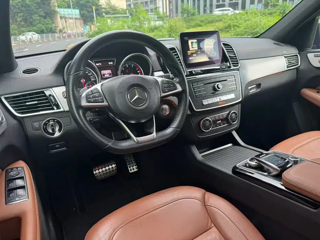 Mercedes-Benz GLE 2017 — фото 17
