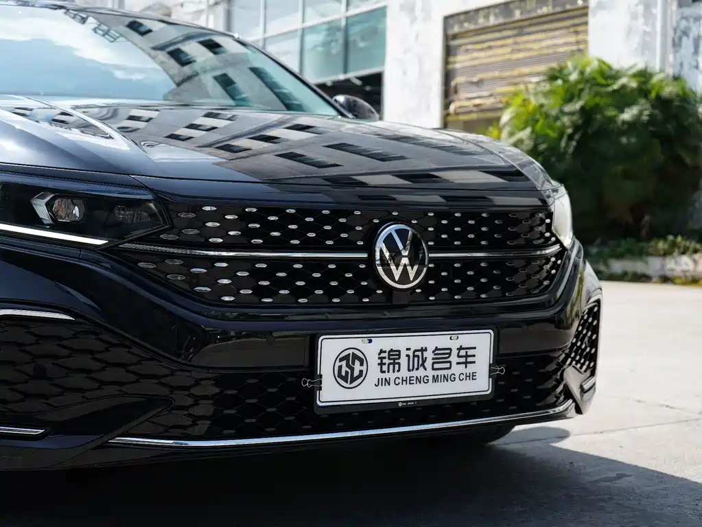 Volkswagen Passat 2025