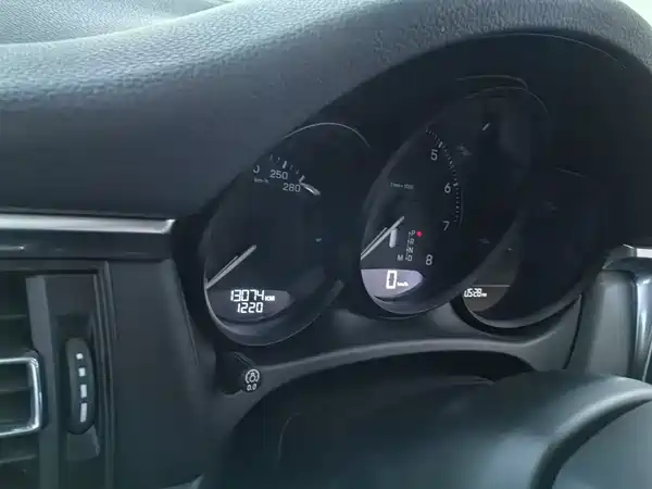 Porsche Macan 2023