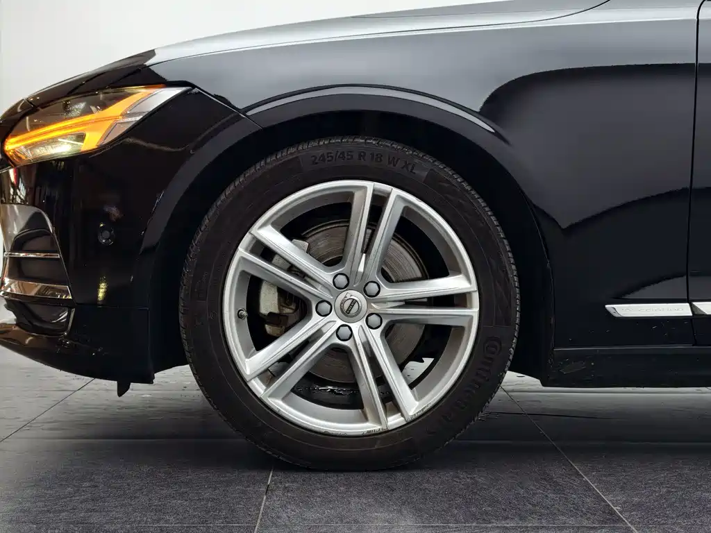 Volvo S90 2018 — фото 33