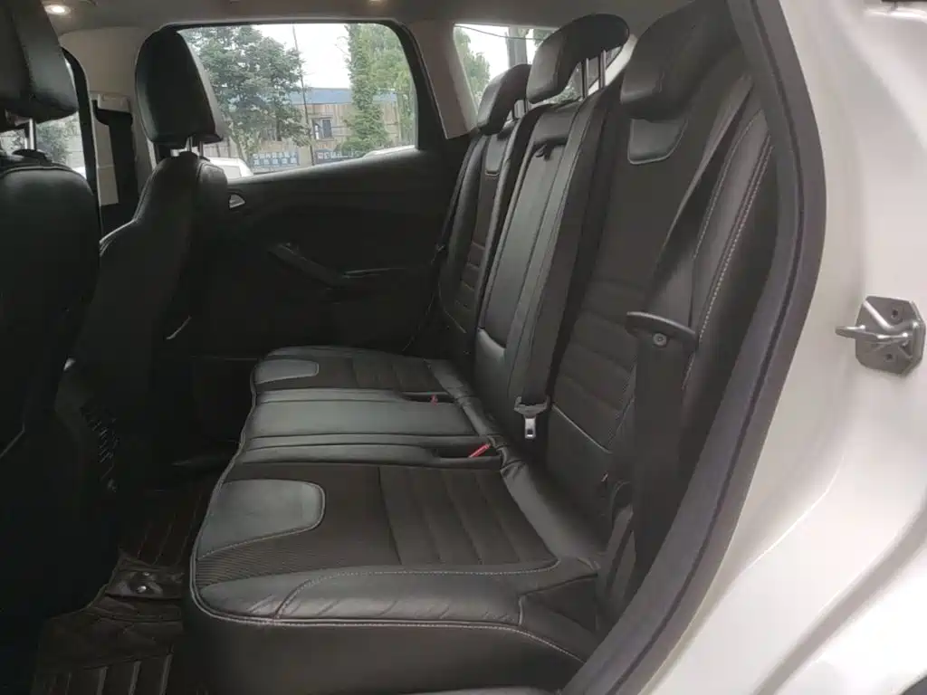 Ford Kuga 2015 — фото 17