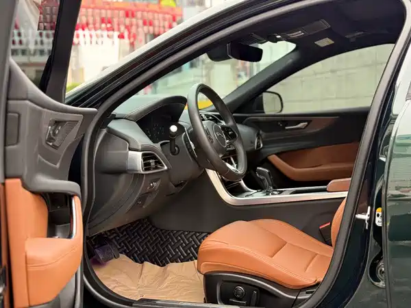 Jaguar XEL 2023