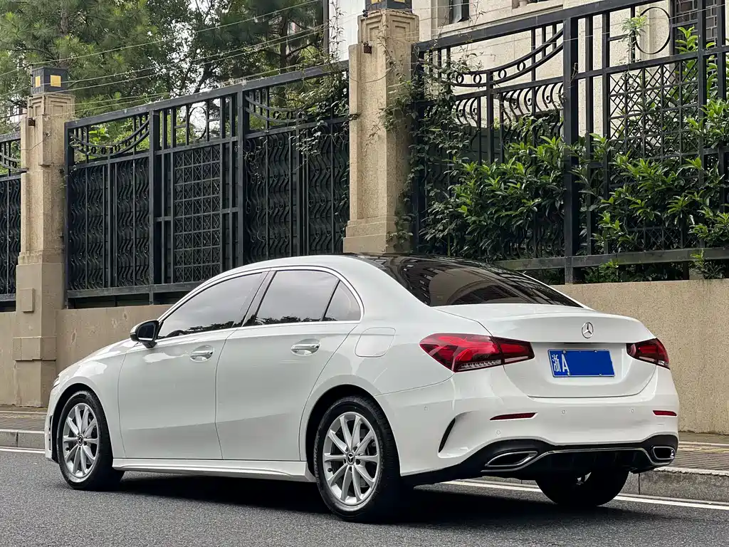Mercedes-Benz A-Class 2021 — фото 4