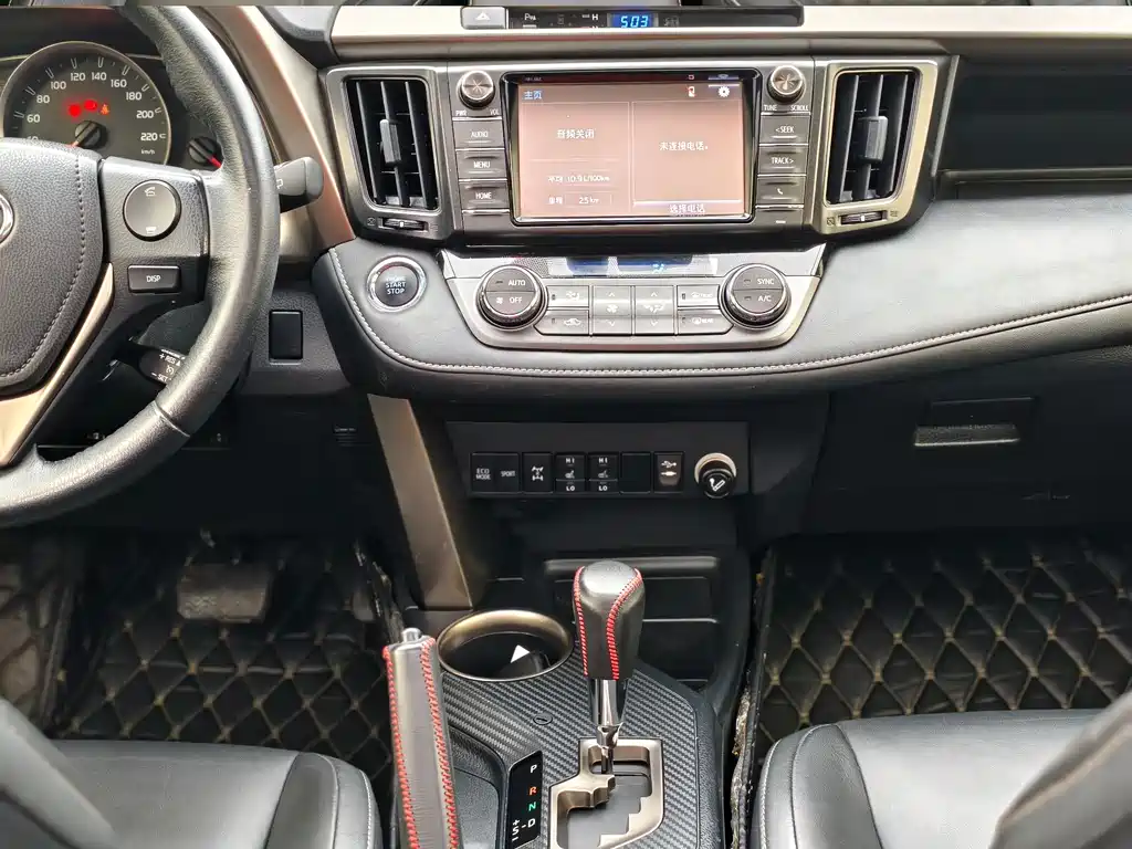 Toyota RAV4 2015 — фото 16