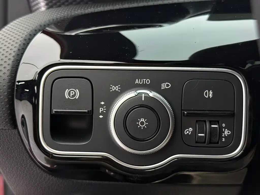 Mercedes-Benz A-Class 2022 — фото 16