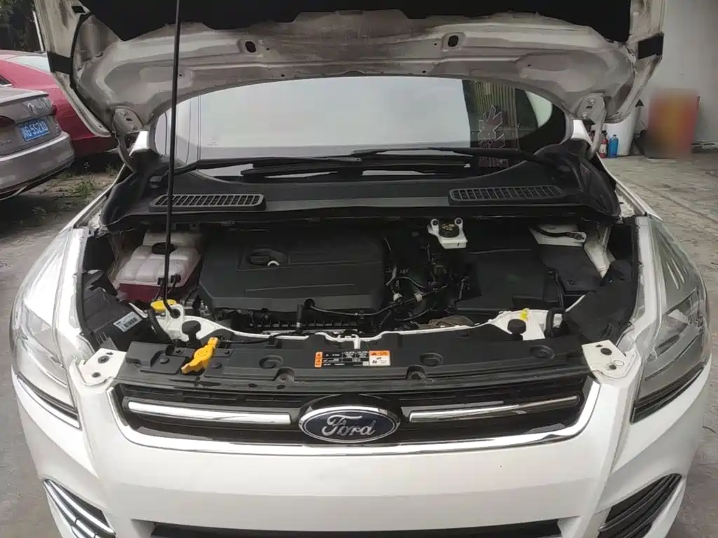 Ford Kuga 2015 — фото 20