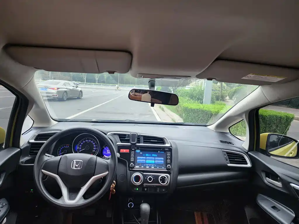 Honda Fit 2015 — фото 8