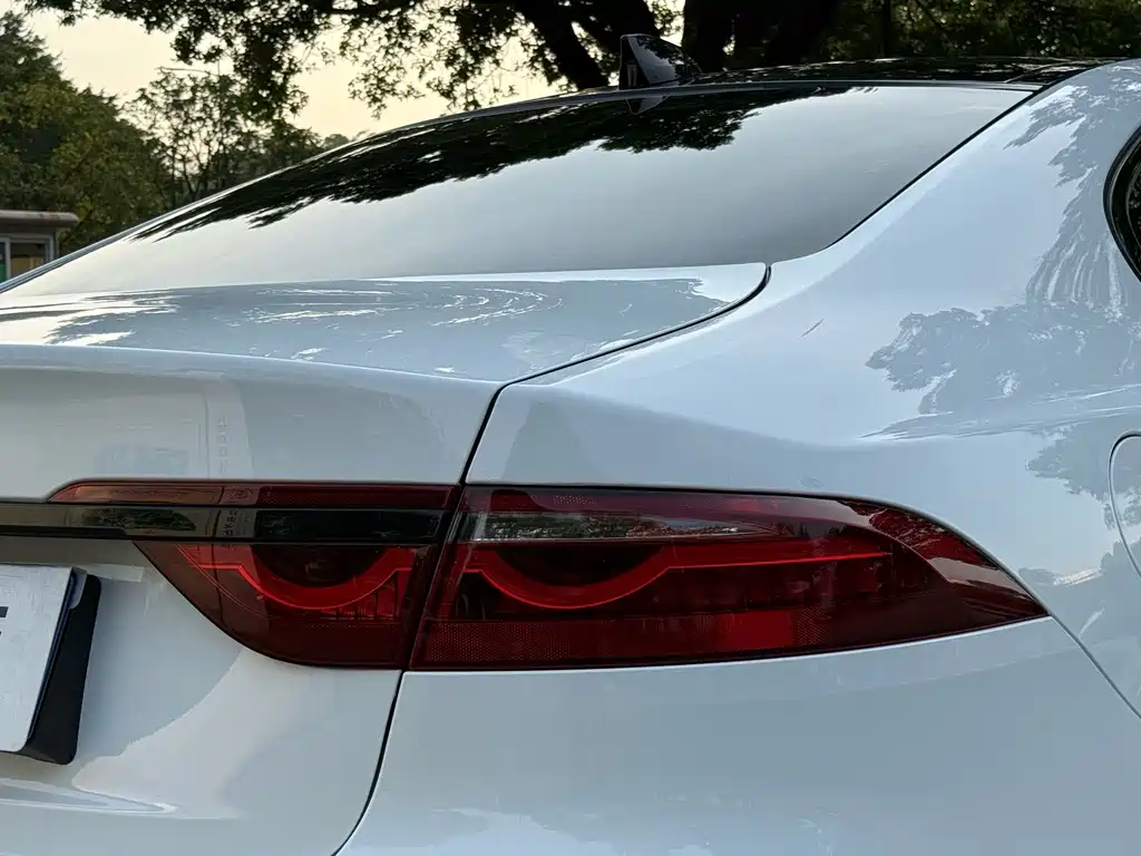 Jaguar XFL 2022 — фото 24