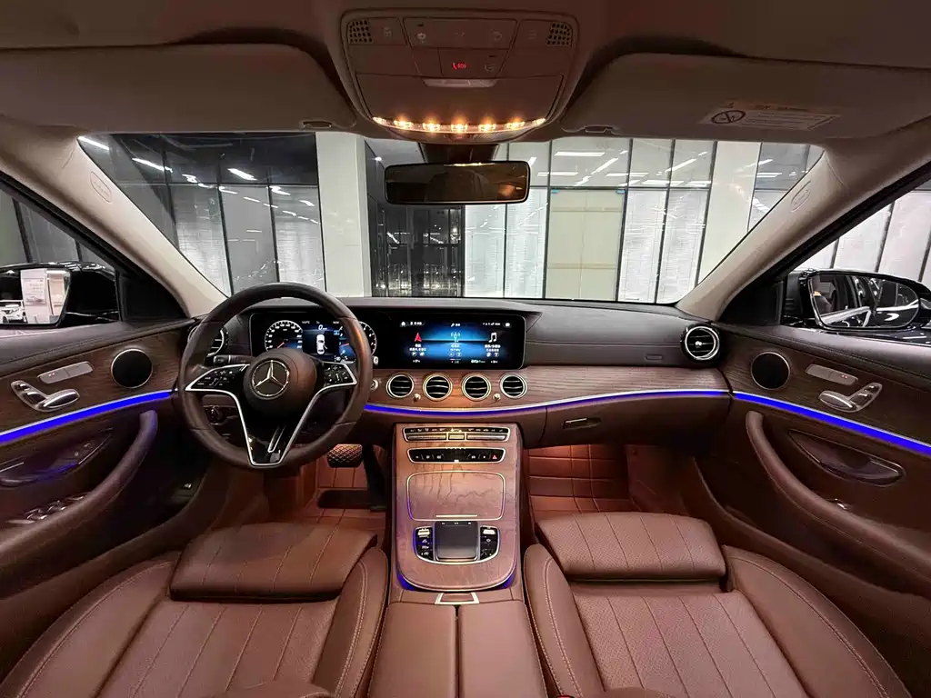 Mercedes-Benz E-Class 2022 — фото 15