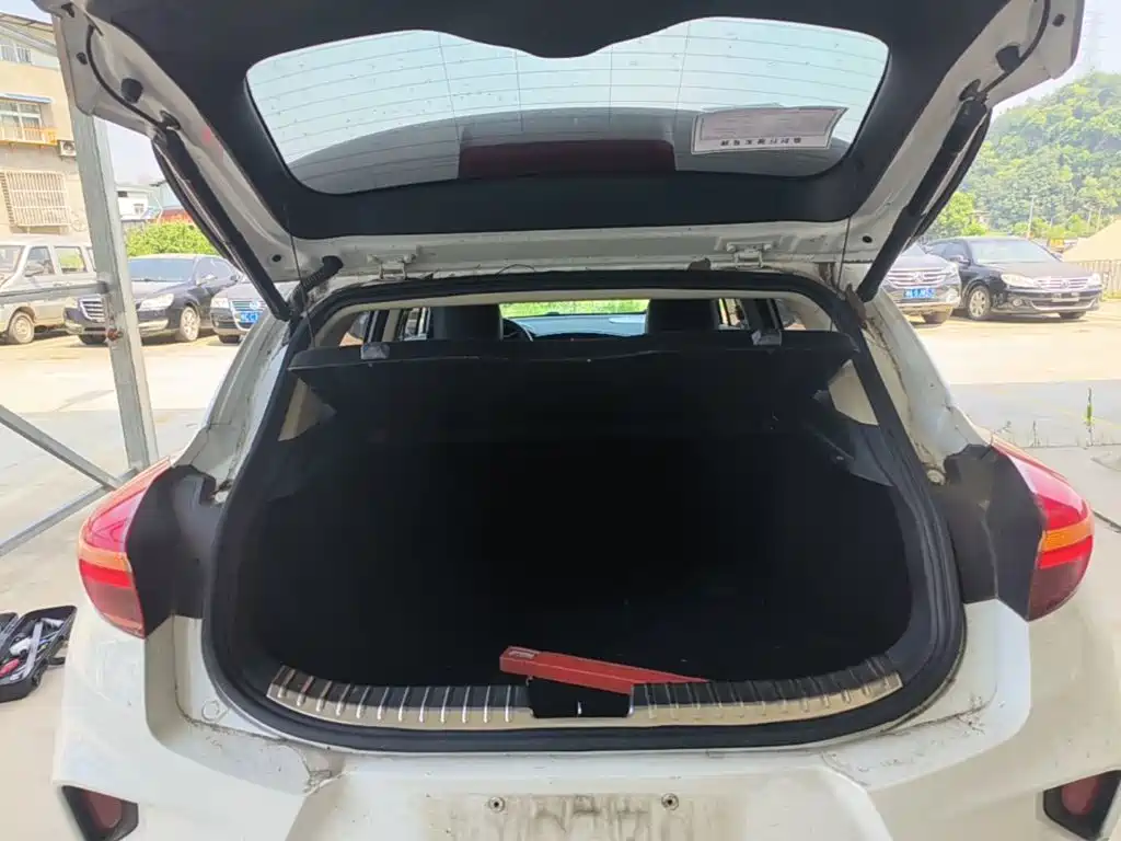 Geely Emgrand GS 2019 — фото 19