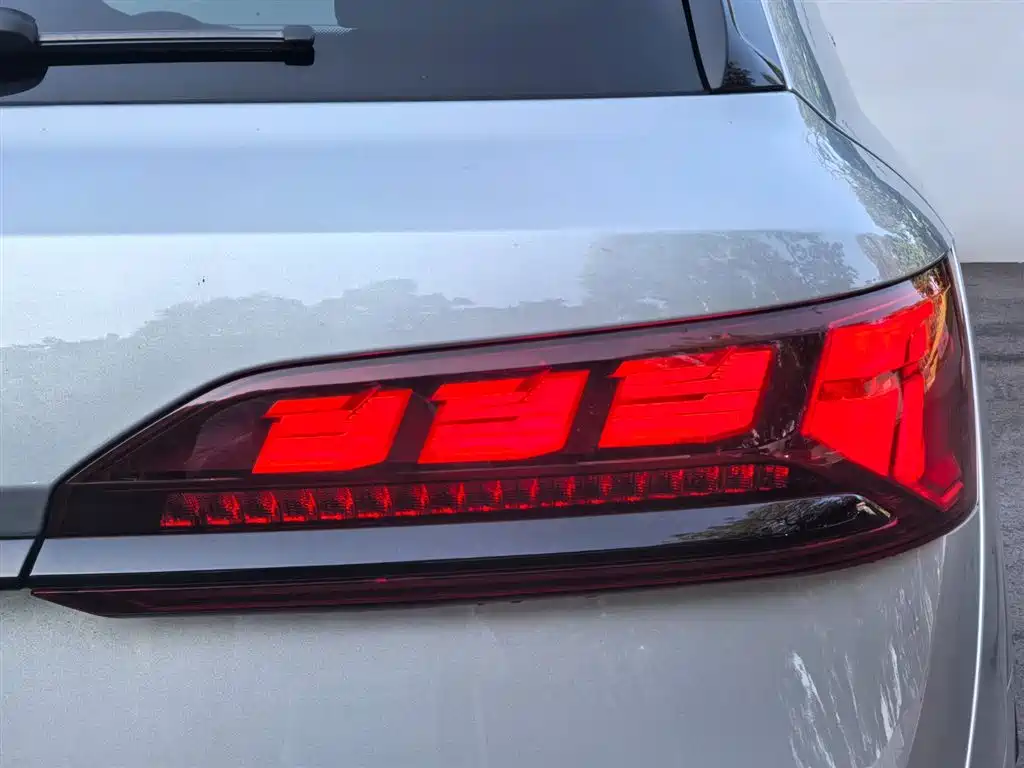 Audi SQ7 2024 — фото 24