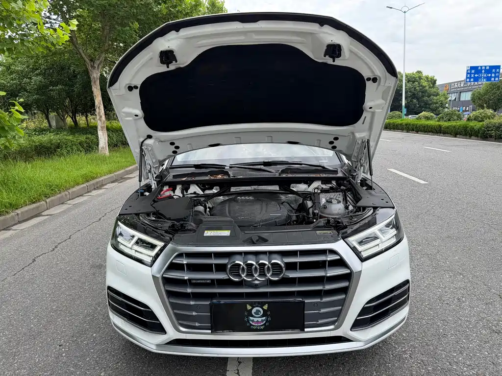 Audi Q5L 2020 — фото 16