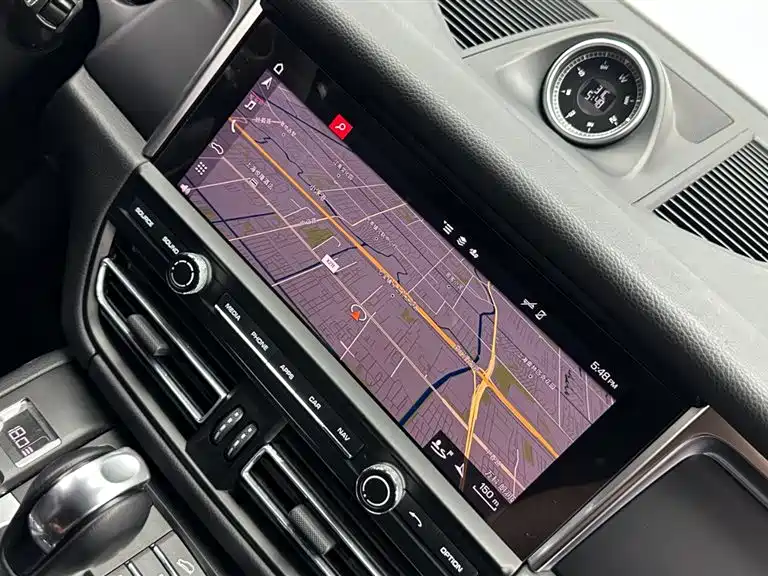 Porsche Macan 2020 — фото 15