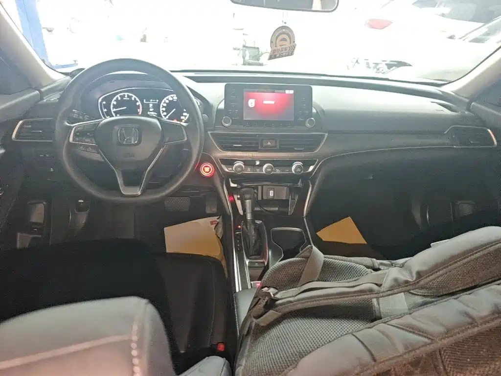 Honda Accord 2018 — фото 10