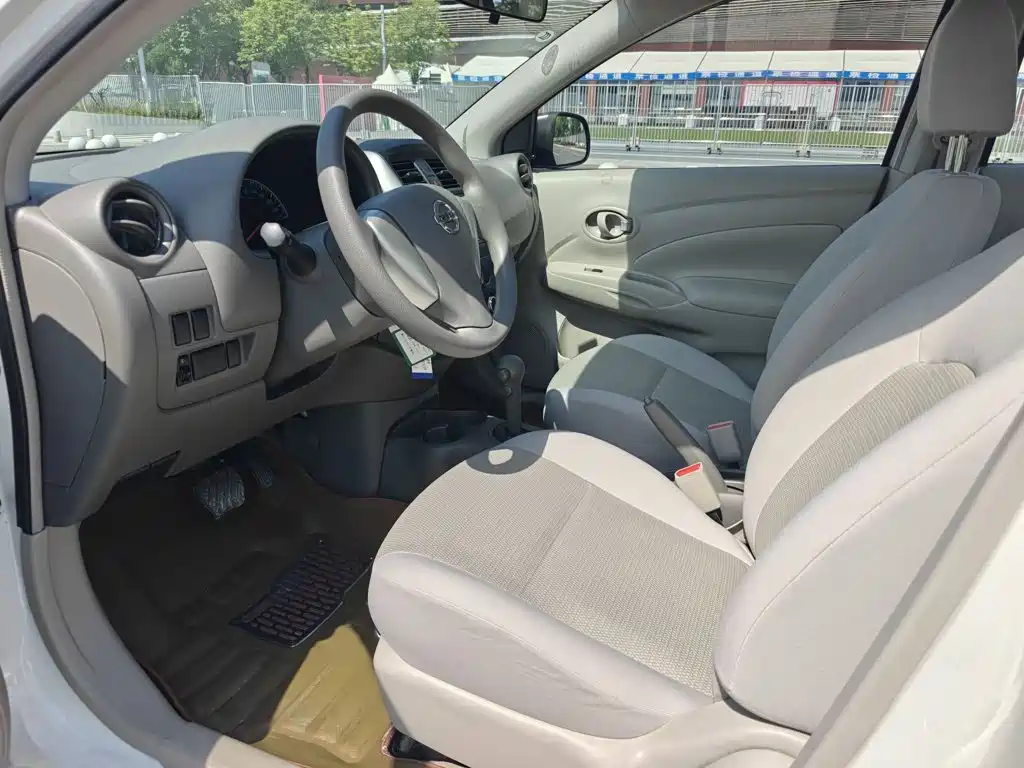 Nissan Sunny 2014 — фото 19